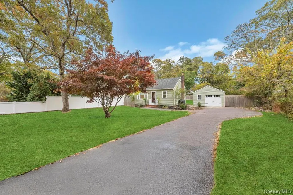 34 Ormond Avenue Selden, NY 11784