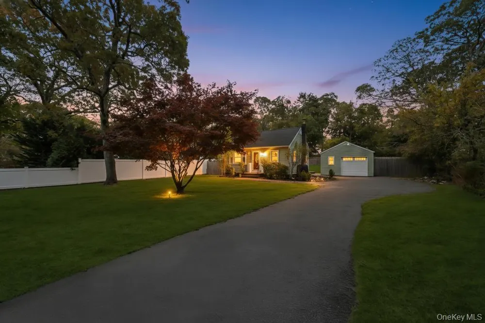 34 Ormond Avenue Selden, NY 11784