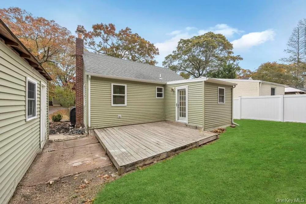 34 Ormond Avenue Selden, NY 11784