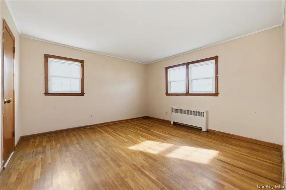 2 McLeod Street Massapequa Park, NY 11762