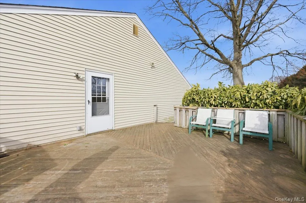 2 McLeod Street Massapequa Park, NY 11762
