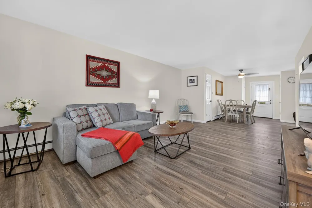 2 Anchorage #5A Oyster Bay, NY 11771
