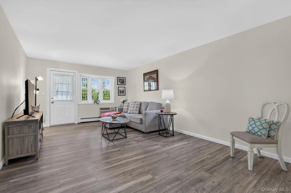 2 Anchorage #5A Oyster Bay, NY 11771