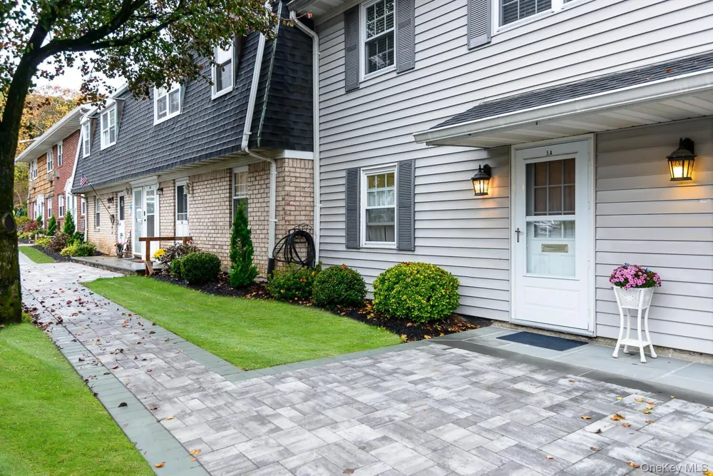 2 Anchorage #5A Oyster Bay, NY 11771