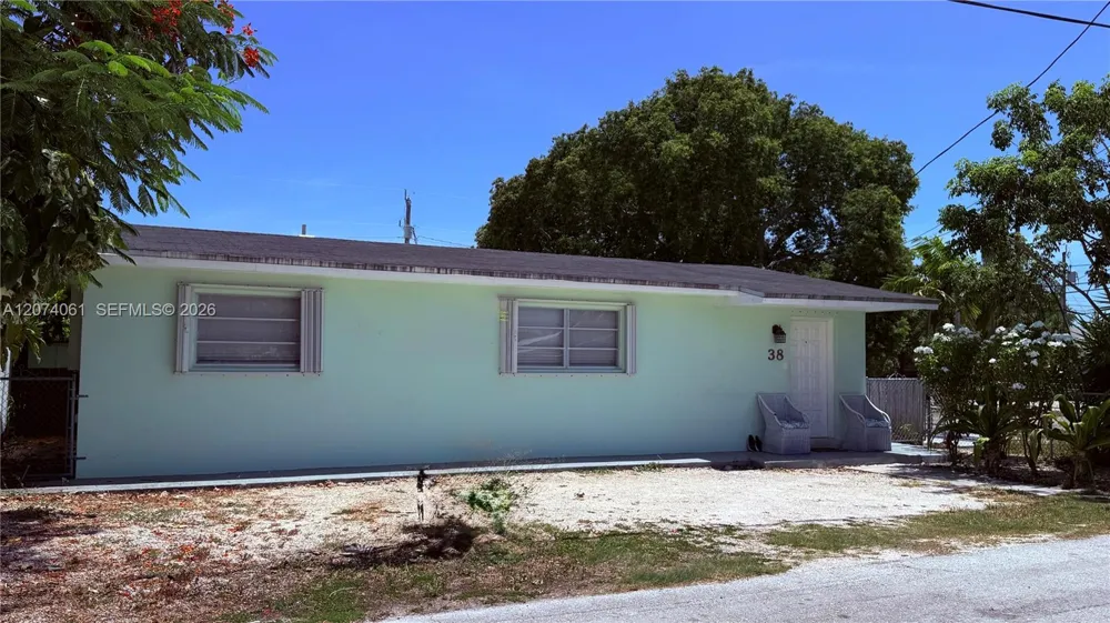 38 Silver Springs Dr Key Largo, FL 33037