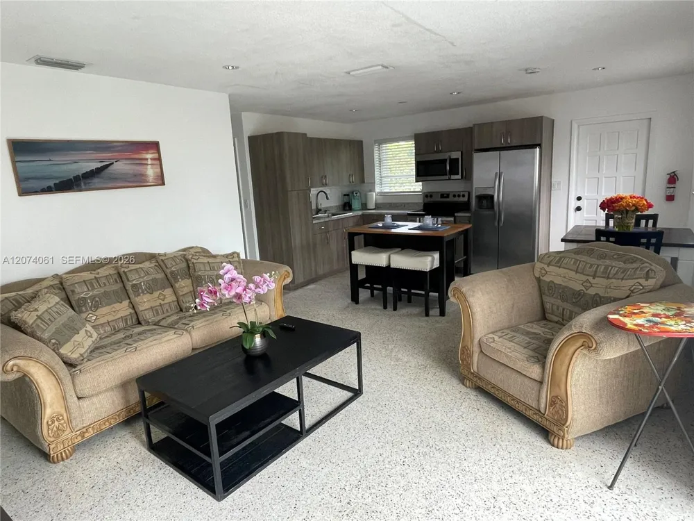 38 Silver Springs Dr Key Largo, FL 33037