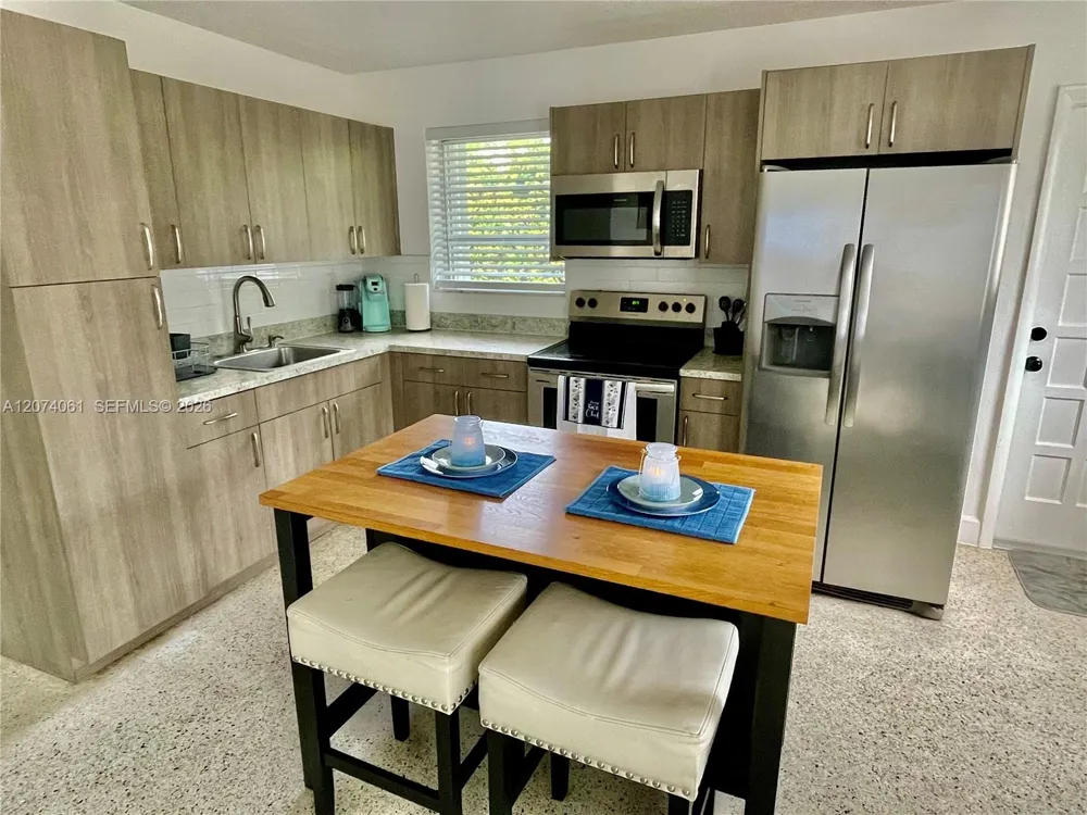 38 Silver Springs Dr Key Largo, FL 33037