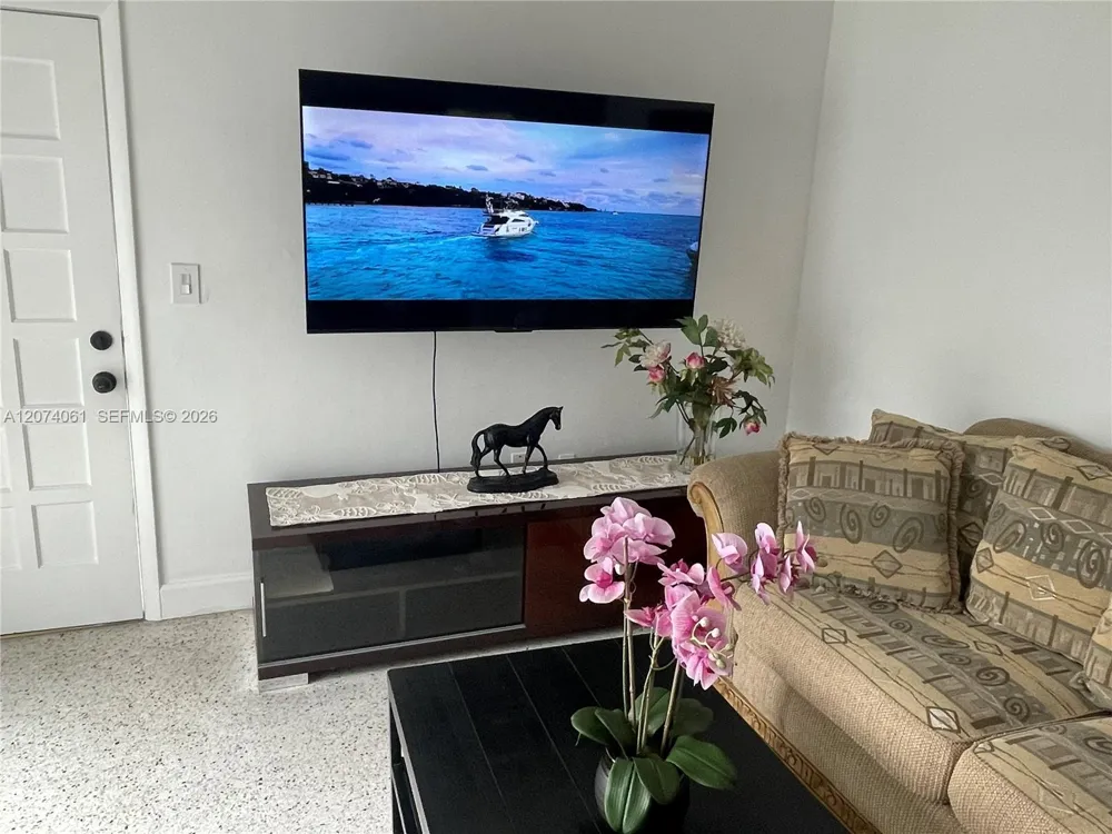 38 Silver Springs Dr Key Largo, FL 33037