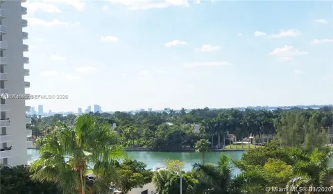 5555 Collins Ave #7T