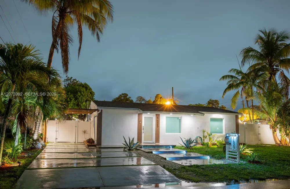 1623 S 24th Ter Hollywood, FL 33020