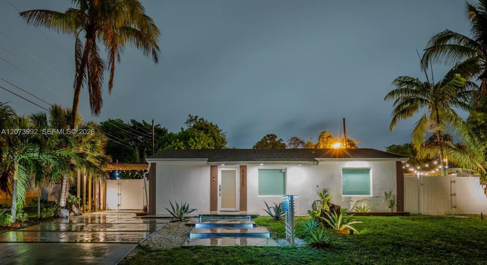 1623 S 24th Ter Hollywood, FL 33020