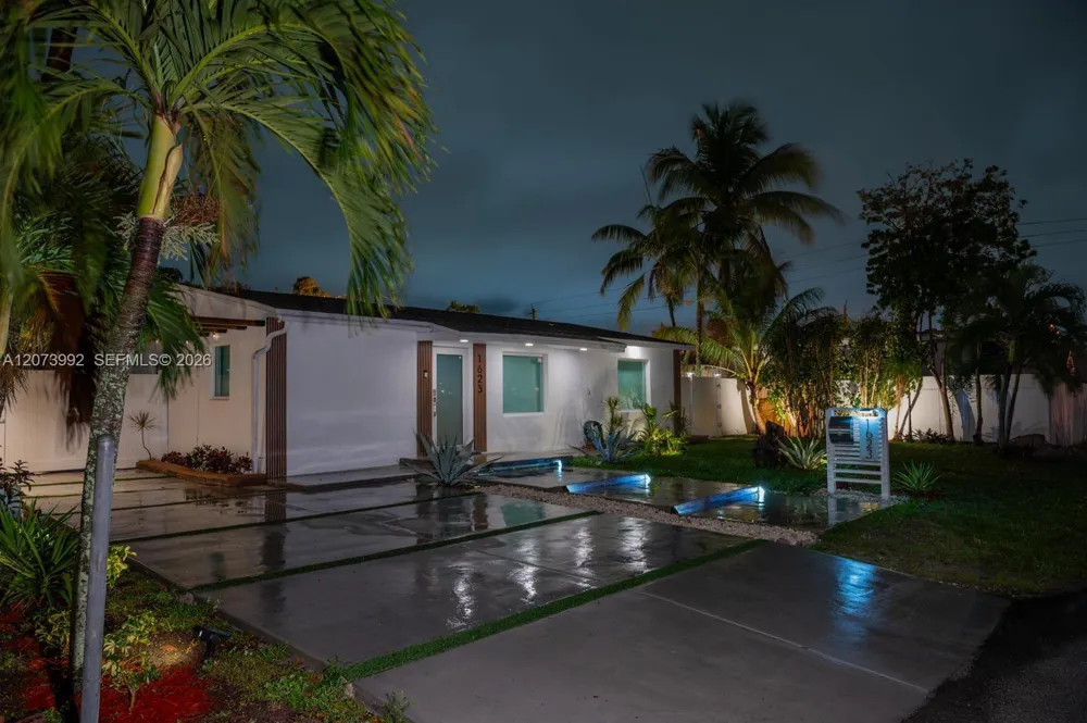 1623 S 24th Ter Hollywood, FL 33020