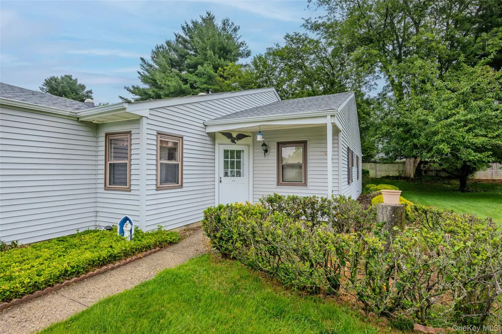 118 Knolls Drive Stony Brook, NY 11790