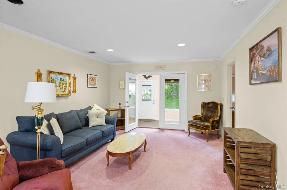 118 Knolls Drive Stony Brook, NY 11790
