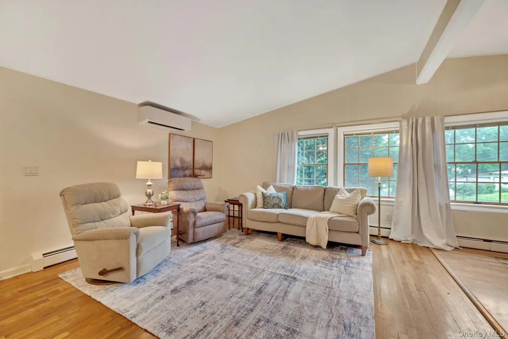 34 Crestwood Lane Lake Ronkonkoma, NY 11779