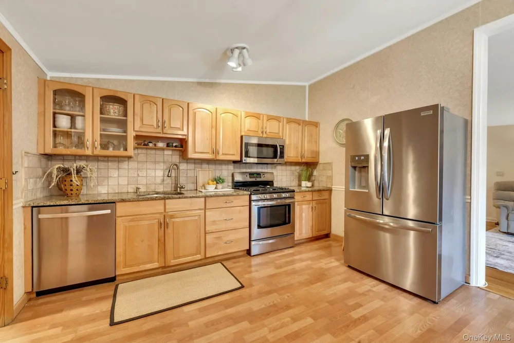 34 Crestwood Lane Lake Ronkonkoma, NY 11779