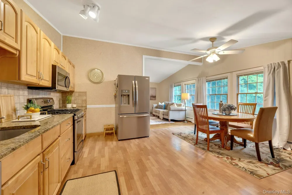 34 Crestwood Lane Lake Ronkonkoma, NY 11779