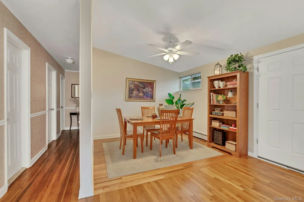 34 Crestwood Lane Lake Ronkonkoma, NY 11779