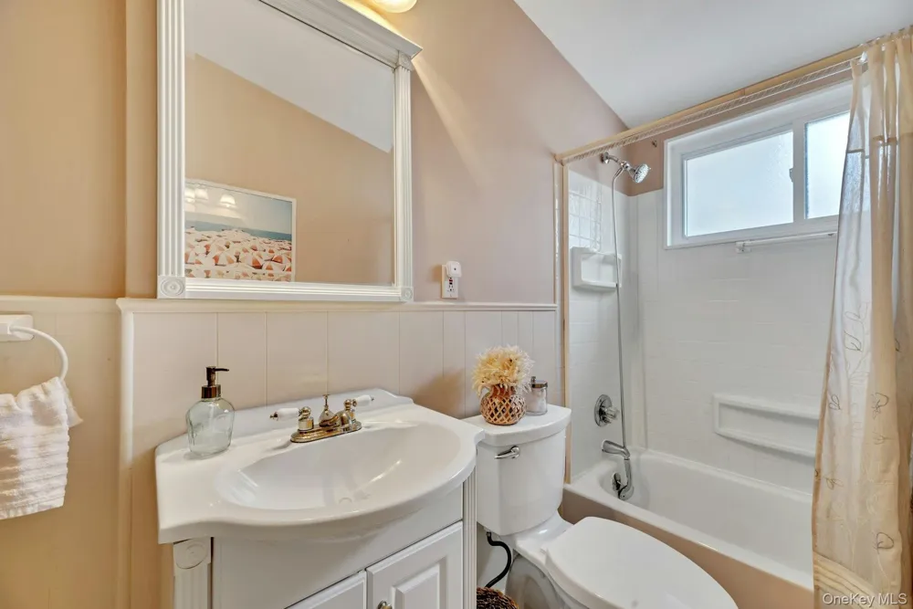 34 Crestwood Lane Lake Ronkonkoma, NY 11779