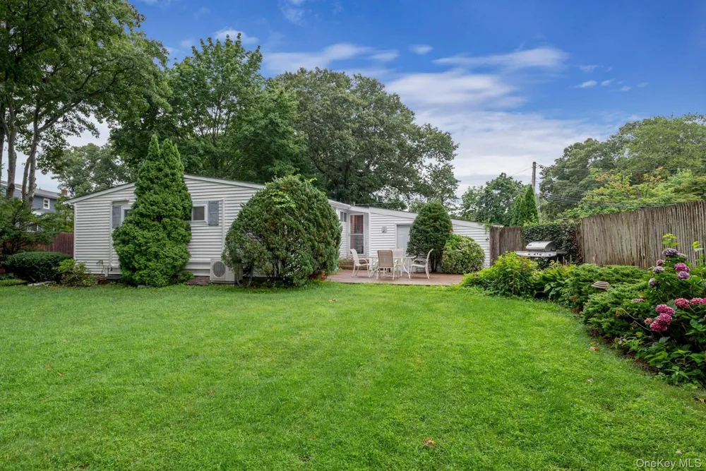 34 Crestwood Lane Lake Ronkonkoma, NY 11779
