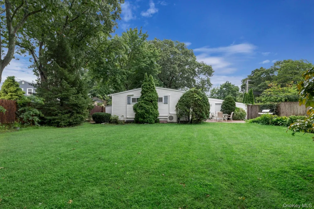34 Crestwood Lane Lake Ronkonkoma, NY 11779