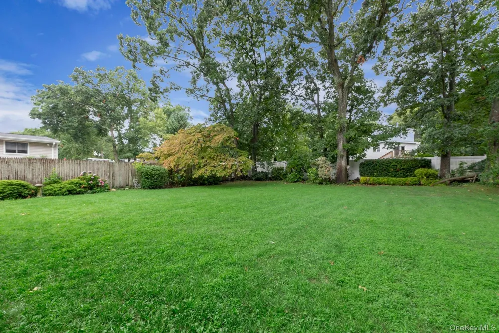 34 Crestwood Lane Lake Ronkonkoma, NY 11779