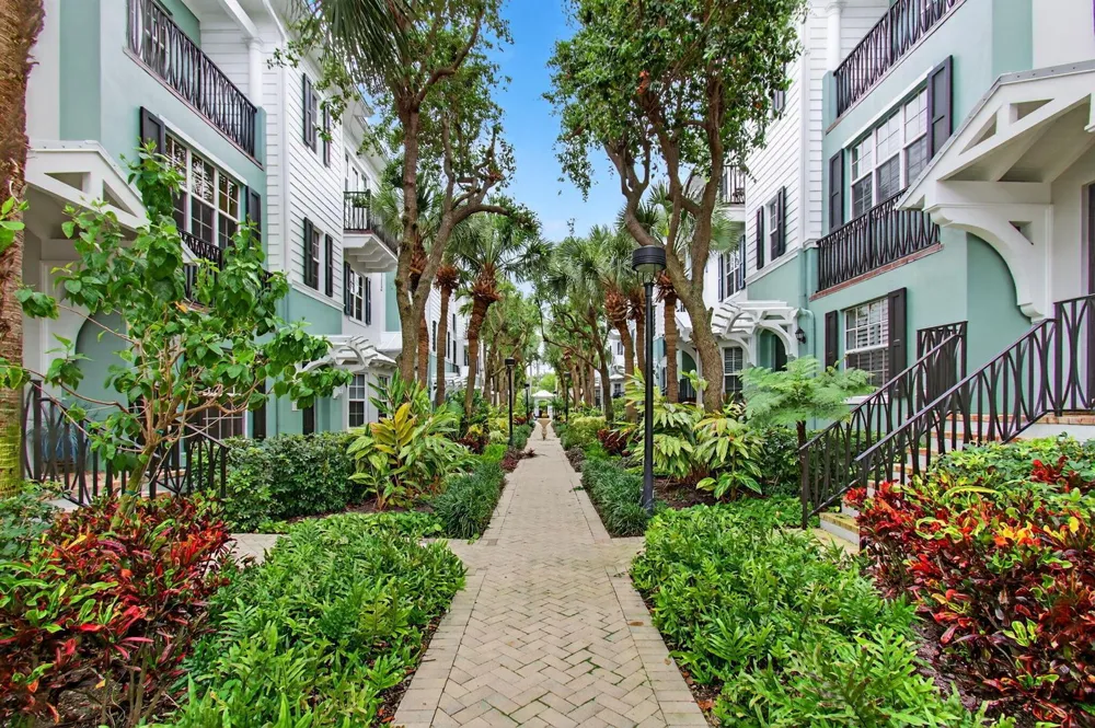 365 W Mallory Circle Delray Beach, FL 33483