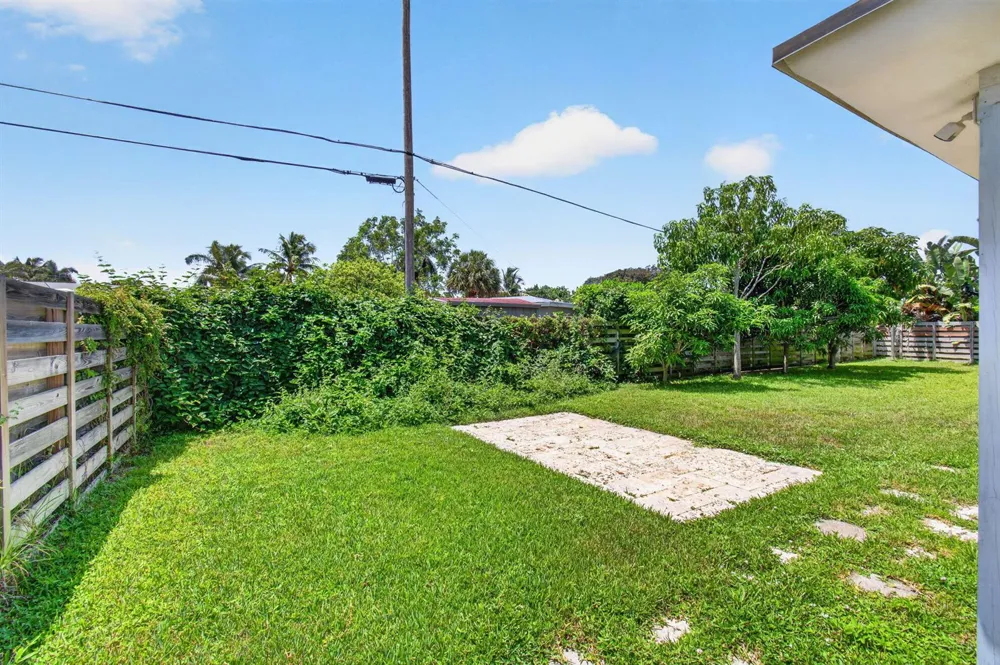 200 NE 28TH TERRACE Boca Raton, FL 33431