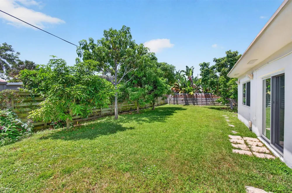 200 NE 28TH TERRACE Boca Raton, FL 33431