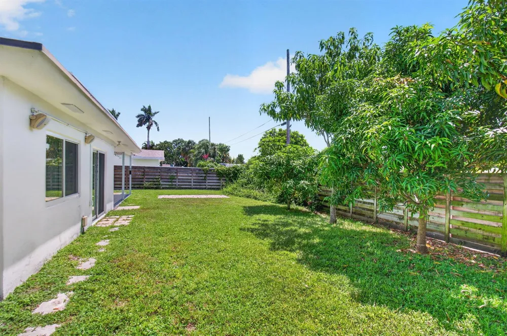200 NE 28TH TERRACE Boca Raton, FL 33431