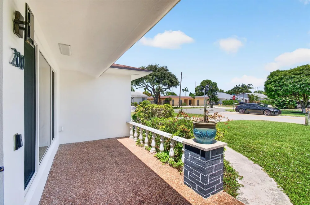 200 NE 28TH TERRACE Boca Raton, FL 33431