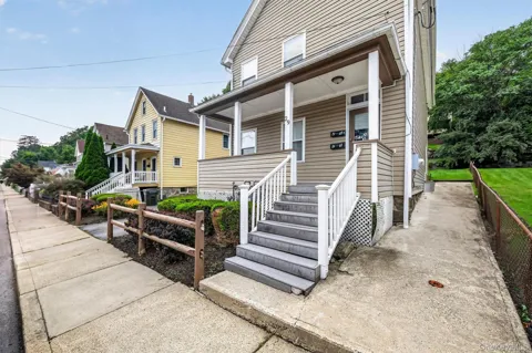 29 Fort Putnam Street #1