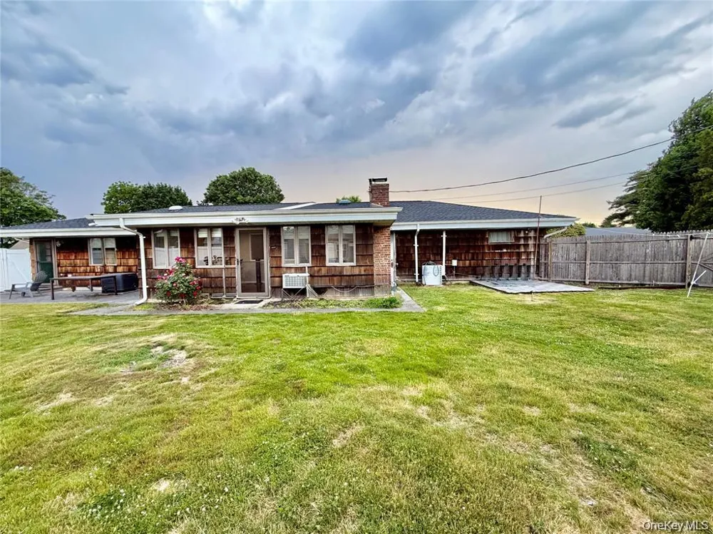 89 Bruce Avenue Hicksville, NY 11801