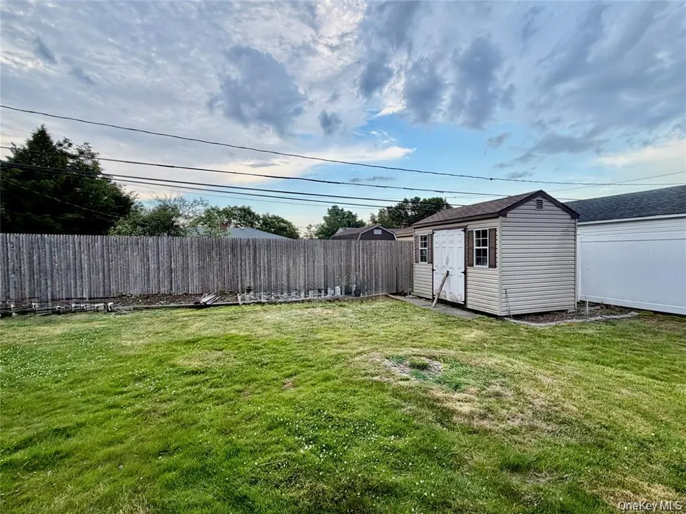 89 Bruce Avenue Hicksville, NY 11801