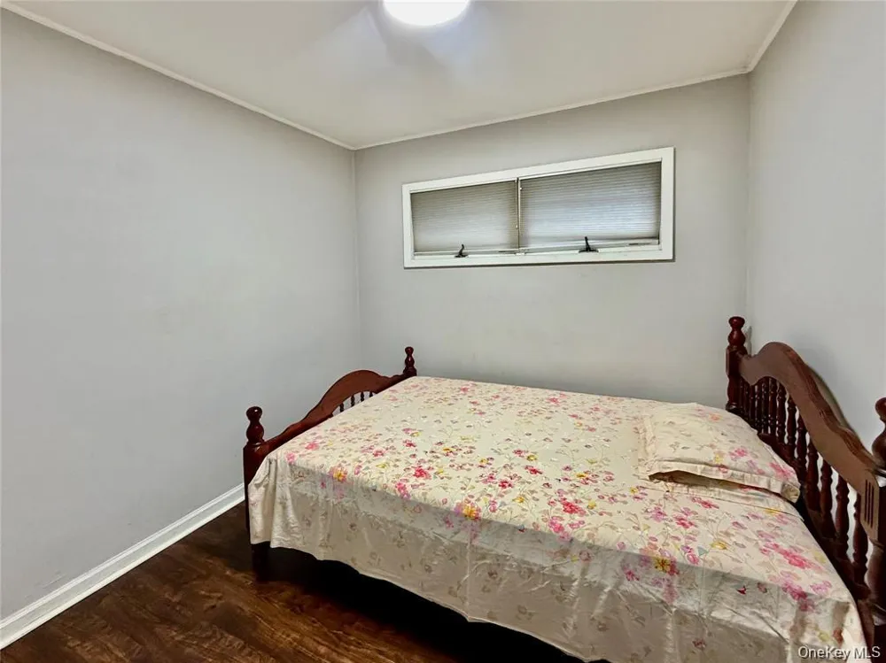 89 Bruce Avenue Hicksville, NY 11801