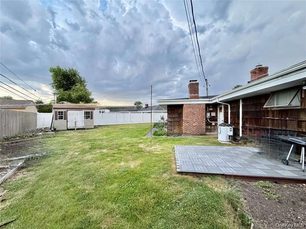 89 Bruce Avenue Hicksville, NY 11801