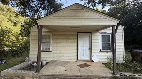 1229 Roberts Lane