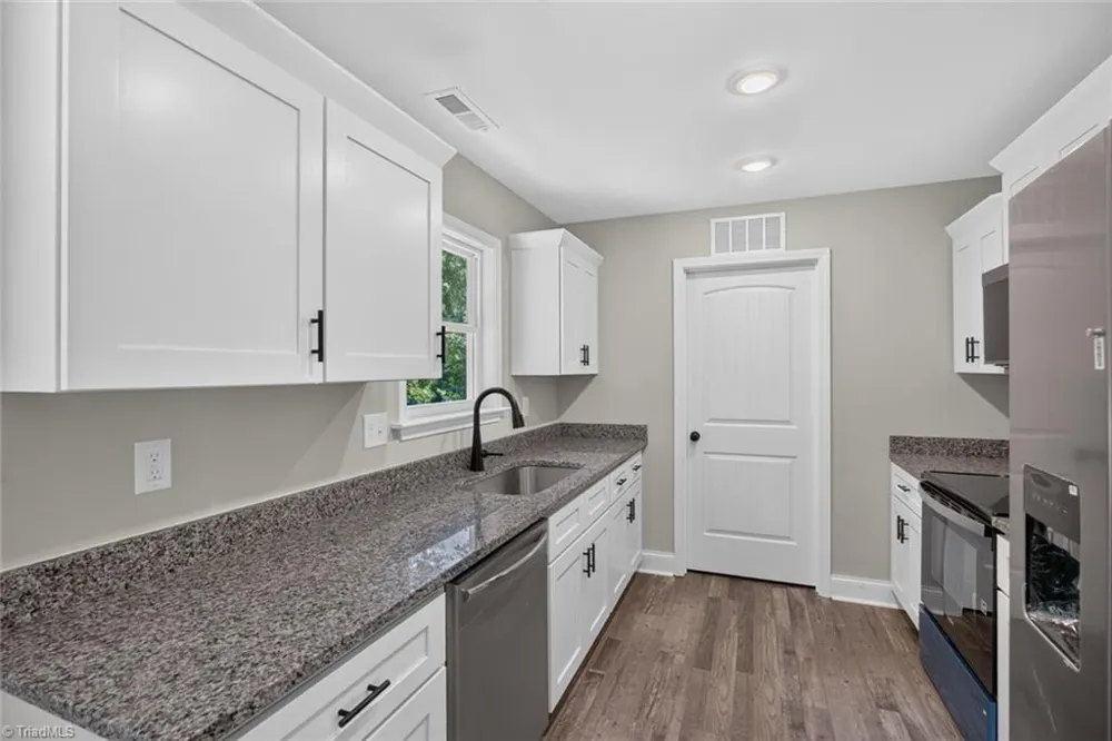 239 Lake Drive 8 Lexington, NC 27292