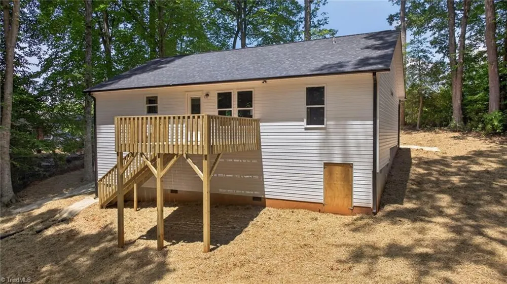 239 Lake Drive 8 Lexington, NC 27292