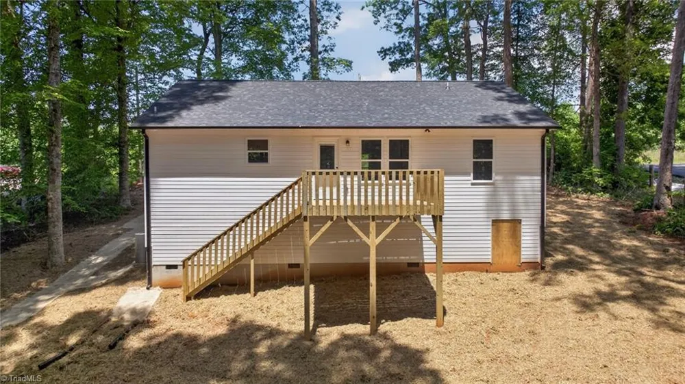 239 Lake Drive 8 Lexington, NC 27292