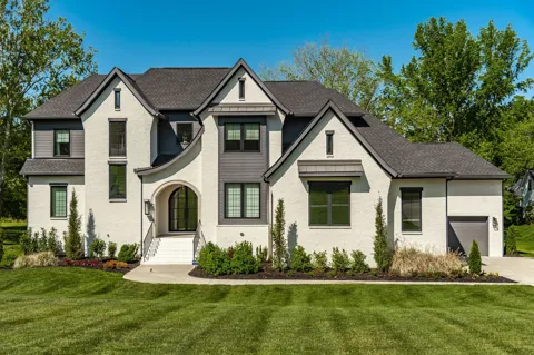 1305 Twin Springs Dr