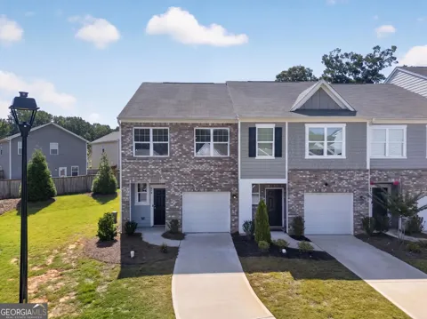 579 Magnolia CIR