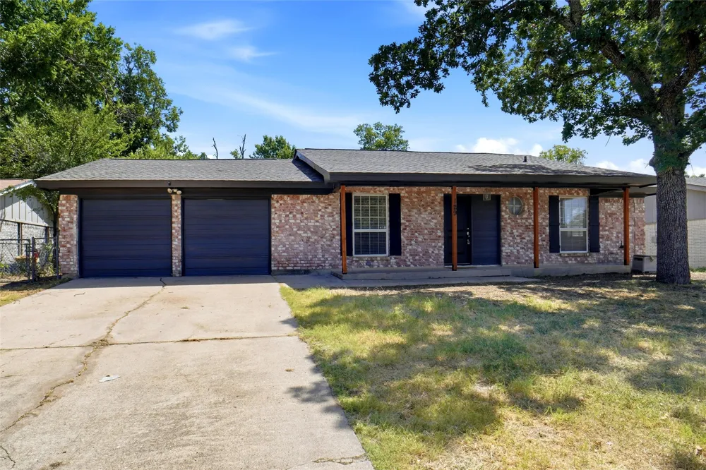 129 Mountain View Drive Azle, TX 76020
