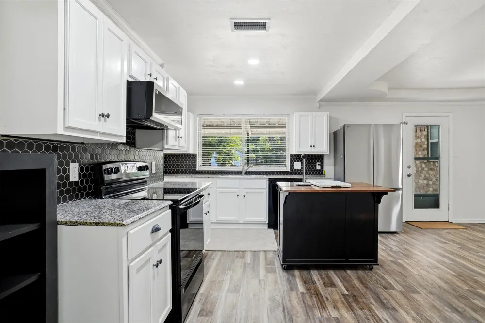 129 Mountain View Drive Azle, TX 76020