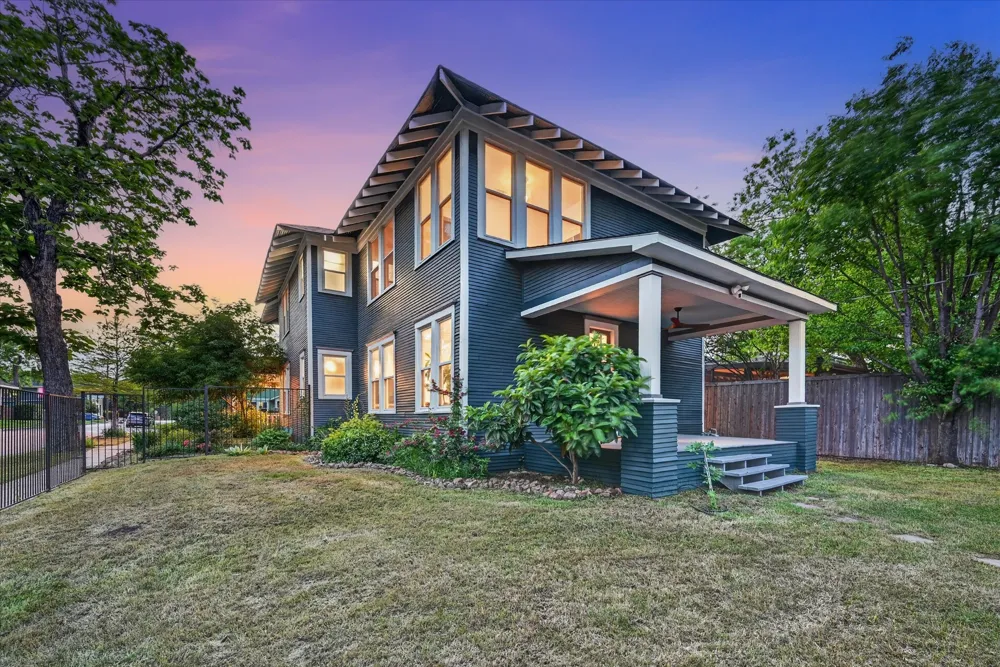 802 Haines Avenue Dallas, TX 75208
