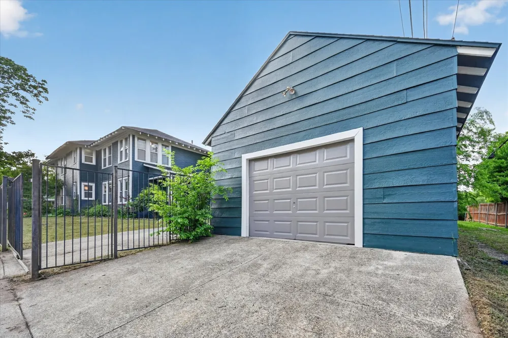 802 Haines Avenue Dallas, TX 75208