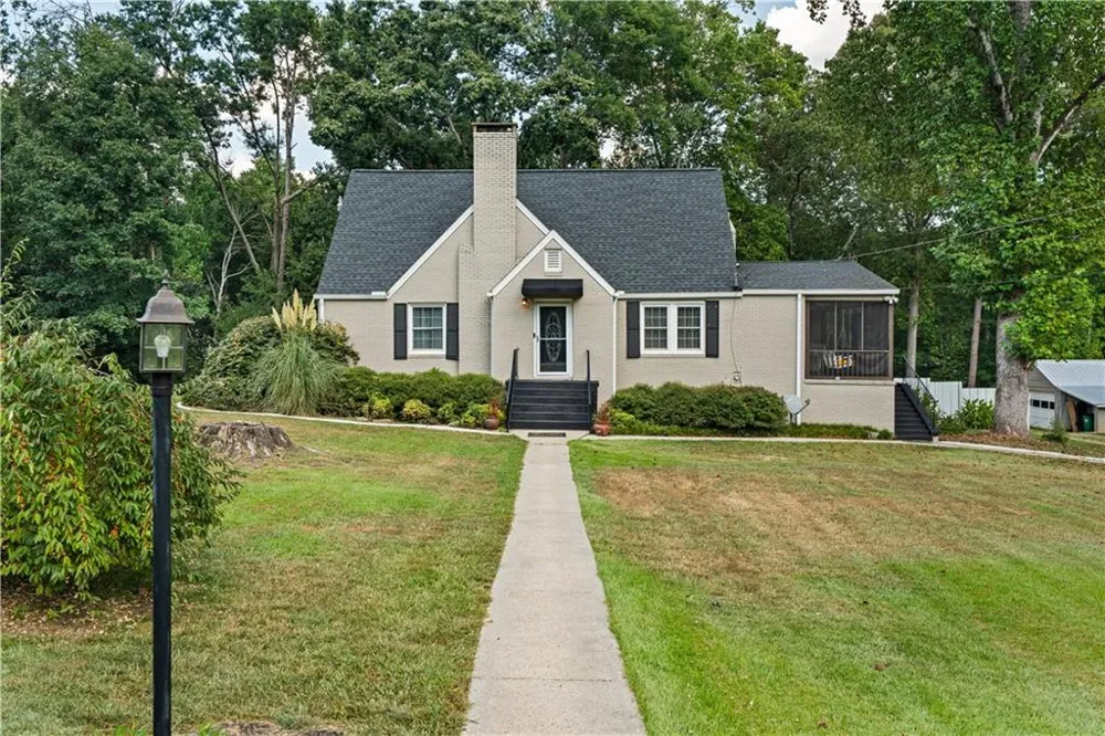 139 Myrtle Street Toccoa, GA 30577