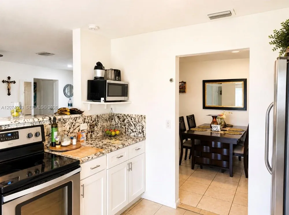 9331 NW 24th Pl Sunrise, FL 33322