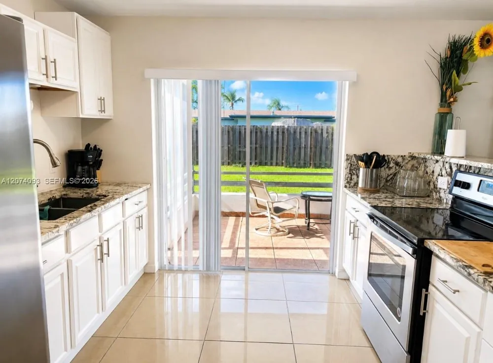 9331 NW 24th Pl Sunrise, FL 33322