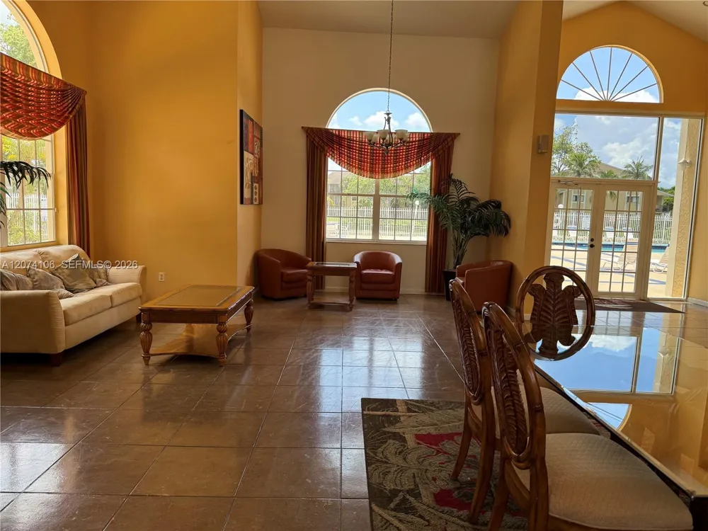 9454 S Palm Cir S #9454 Pembroke Pines, FL 33025